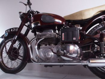 M1604 Ariel Square 4 '54 05